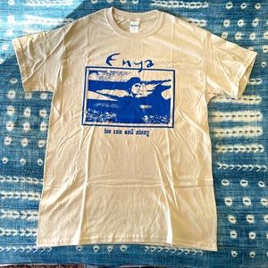 Enya “Sail Away” Med T-shirt